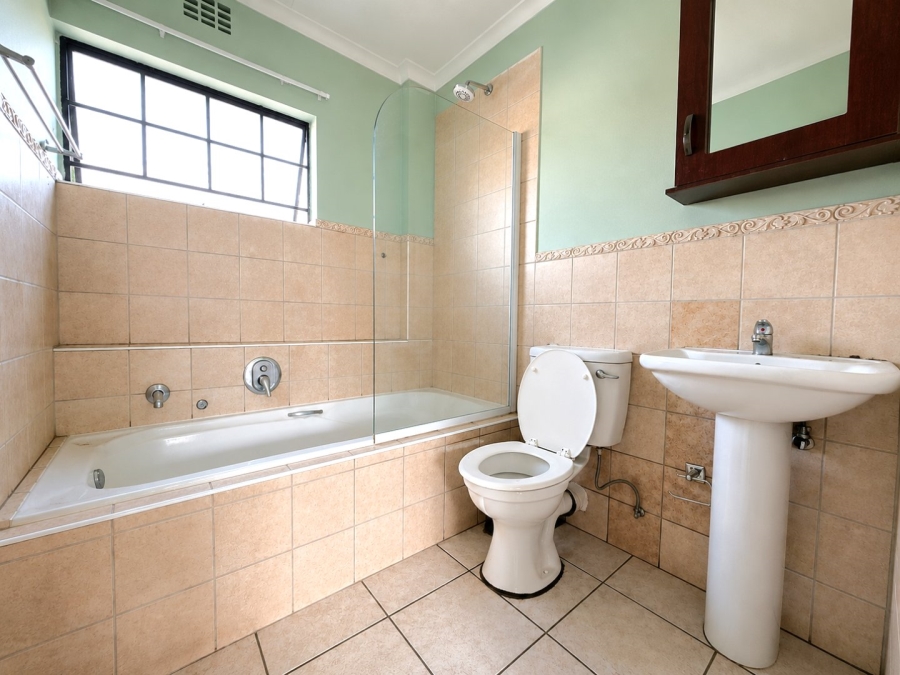 2 Bedroom Property for Sale in Hillside Free State
